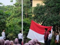 Upacara Hari Guru Nasional di SMP Bilingual Terpadu 2