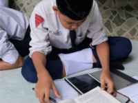 Santri SMP Bilingual Terpadu 2 Asah Nalar Kritis Lewat Penulisan Esai