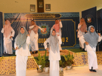 Panggung Ekspresi Santri Meriahkan Puncak Hari Buku Nasional 2025 di SMP Bilingual Terpadu 2