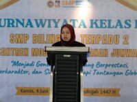 Waka Kurikulum Bacakan SK Kelulusan 154 Santri Kelas IX SMP Bilingual Terpadu 2