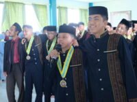 Bernyanyi Bersama dan Musafahah Syahdu Tutup Rangkaian Purnawiyata SMP Bilie Bernyanyi Bersama dan Musafahah Syahdu Tutup Rangkaian Purnawiyata SMP Bilie